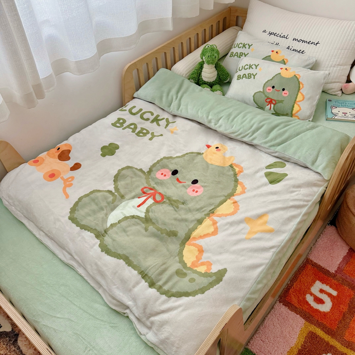 91家纺网 家纺一手货源 找家纺 萌宝家纺 2025新款大版牛奶绒被套加厚保暖儿童三件套-萌宠系列 小恐龙