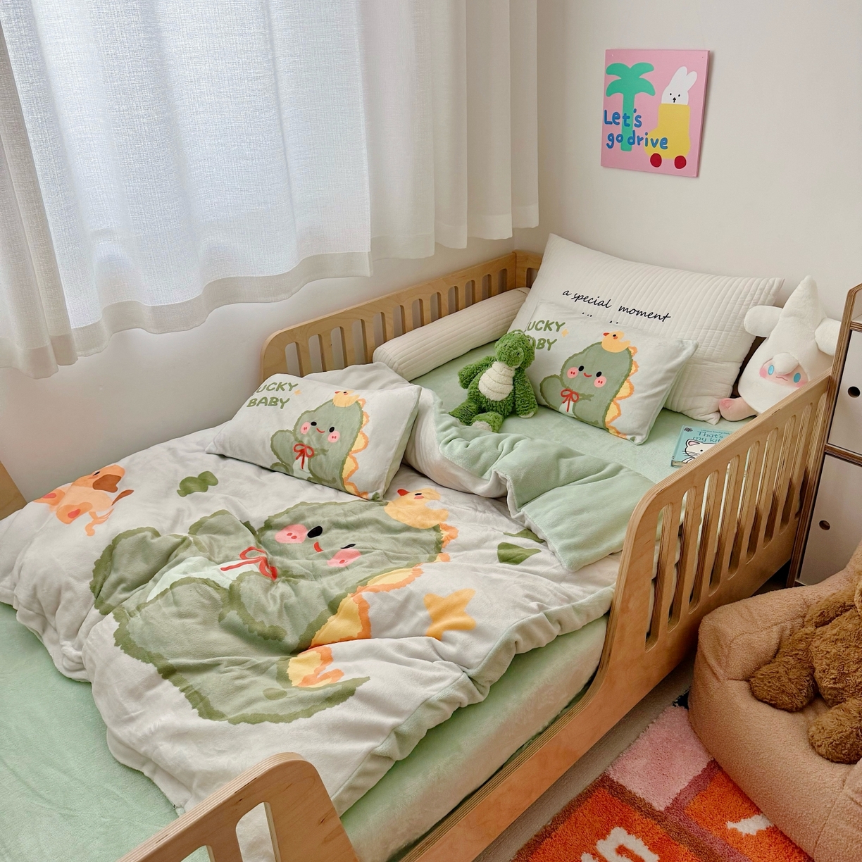 91家纺网 家纺一手货源 找家纺 萌宝家纺 2025新款大版牛奶绒被套加厚保暖儿童三件套-萌宠系列 小恐龙