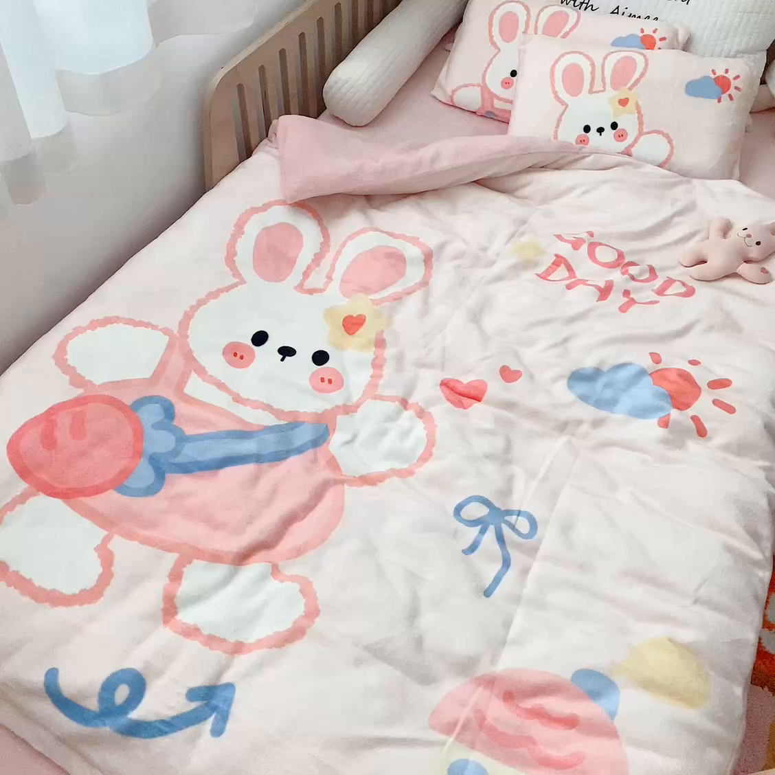 91家纺网 家纺一手货源 找家纺 萌宝家纺 2025新款大版牛奶绒被套加厚保暖儿童三件套-萌宠系列 小兔子