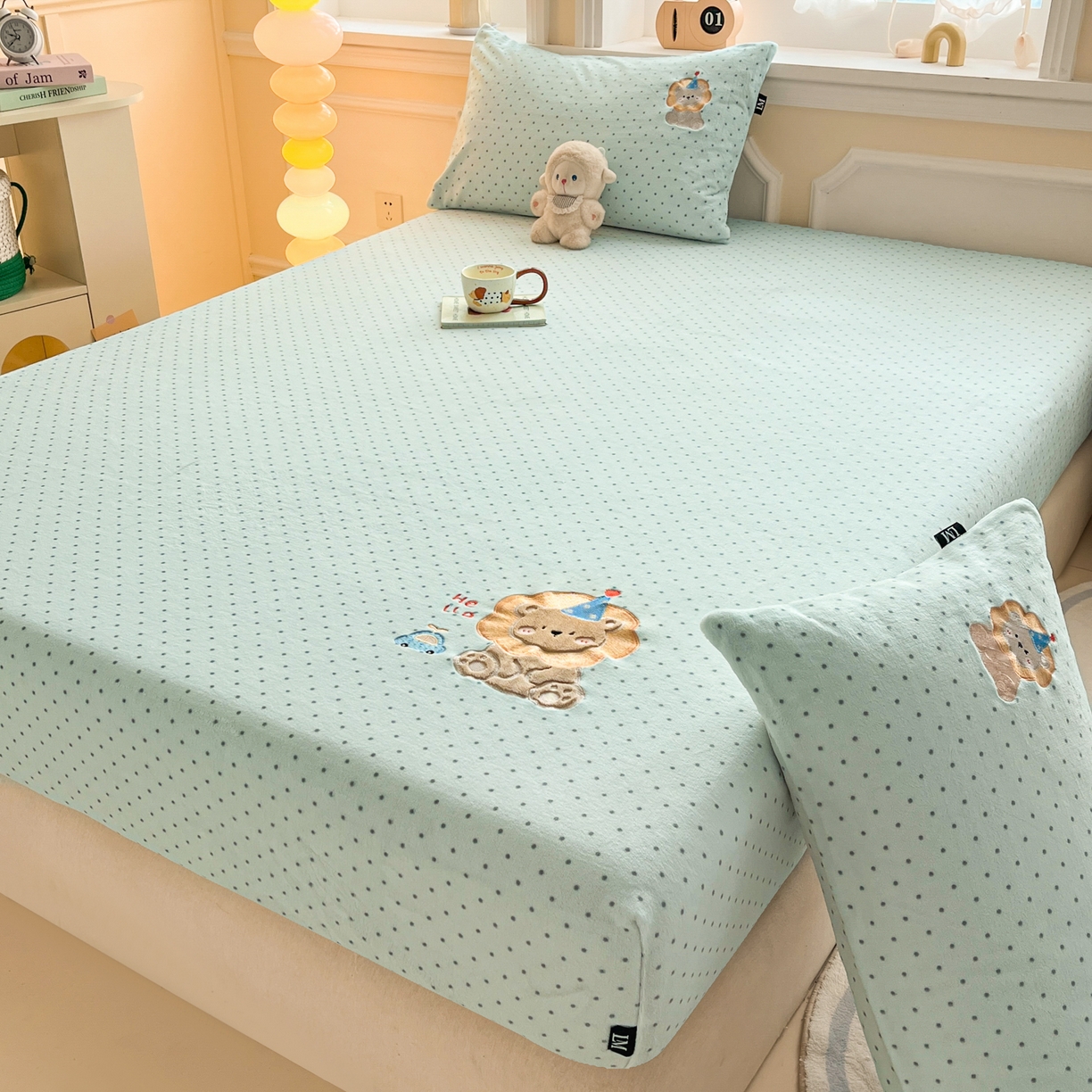 乐美家纺 2025新款A类高克重贴布绣牛奶绒床笠三件套 可爱狮