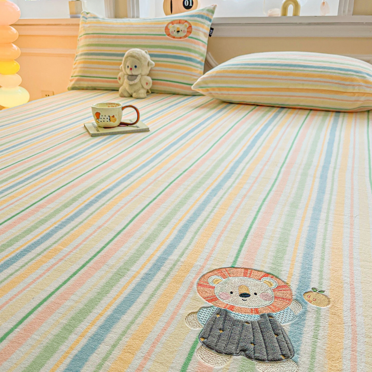 91家纺网 家纺一手货源 找家纺 乐美家纺 2025新款A类高克重贴布绣牛奶绒床笠三件套 太阳狮