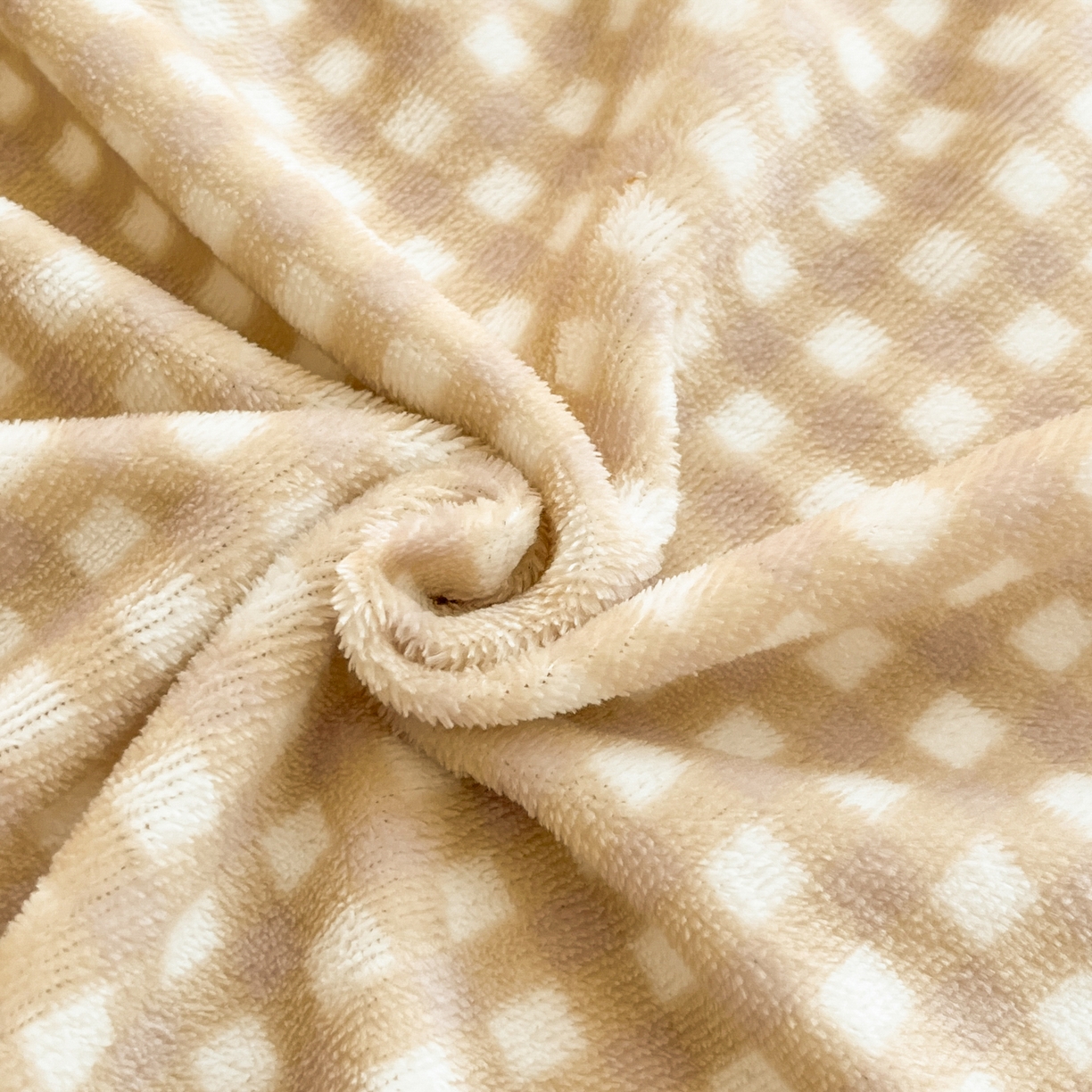 91家纺网 家纺一手货源 找家纺 乐美家纺 2025新款A类高克重贴布绣牛奶绒床笠三件套 萌萌星