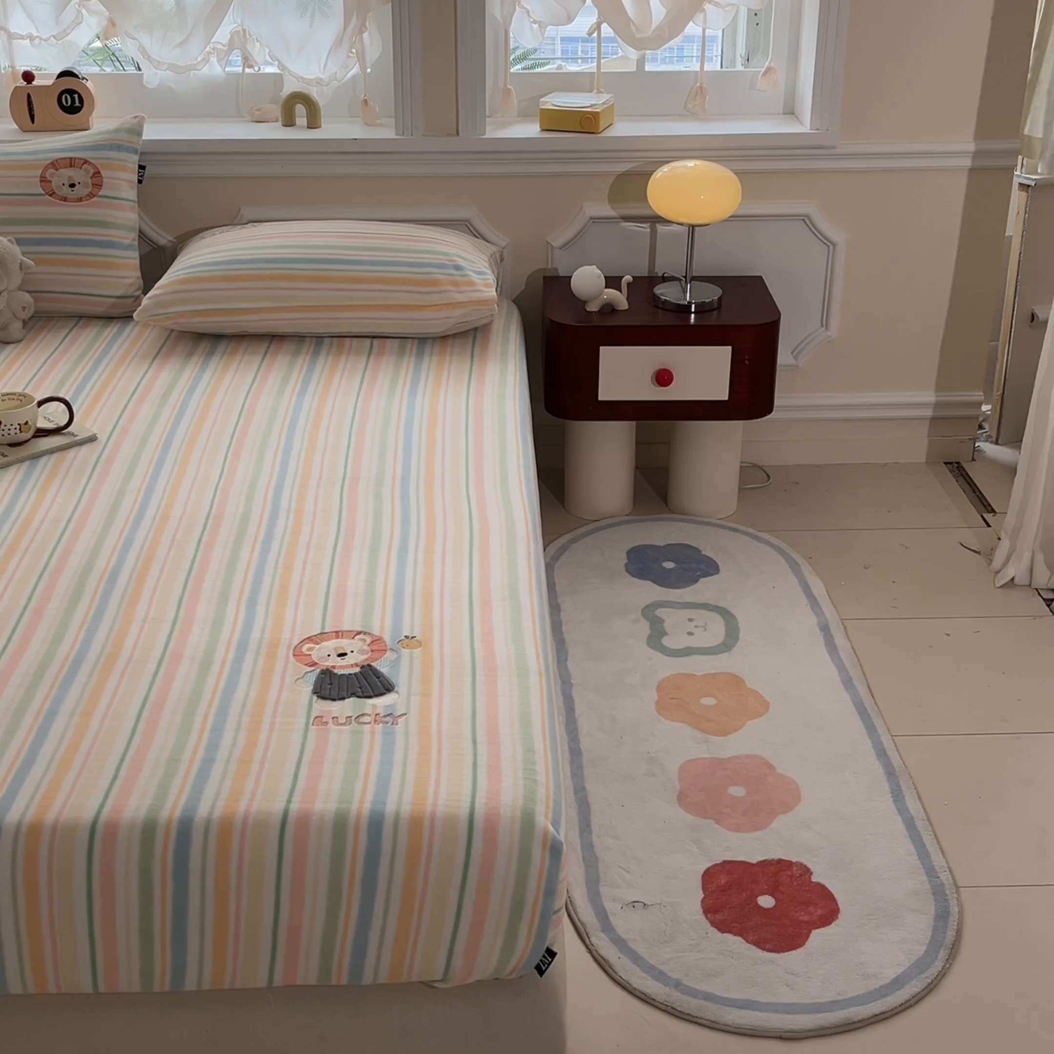 91家纺网 家纺一手货源 找家纺 乐美家纺 2025新款A类高克重贴布绣牛奶绒床笠三件套 太阳狮