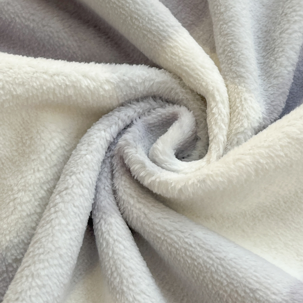 91家纺网 家纺一手货源 找家纺 乐美家纺 2025新款A类高克重贴布绣牛奶绒床笠三件套 早安小狮子