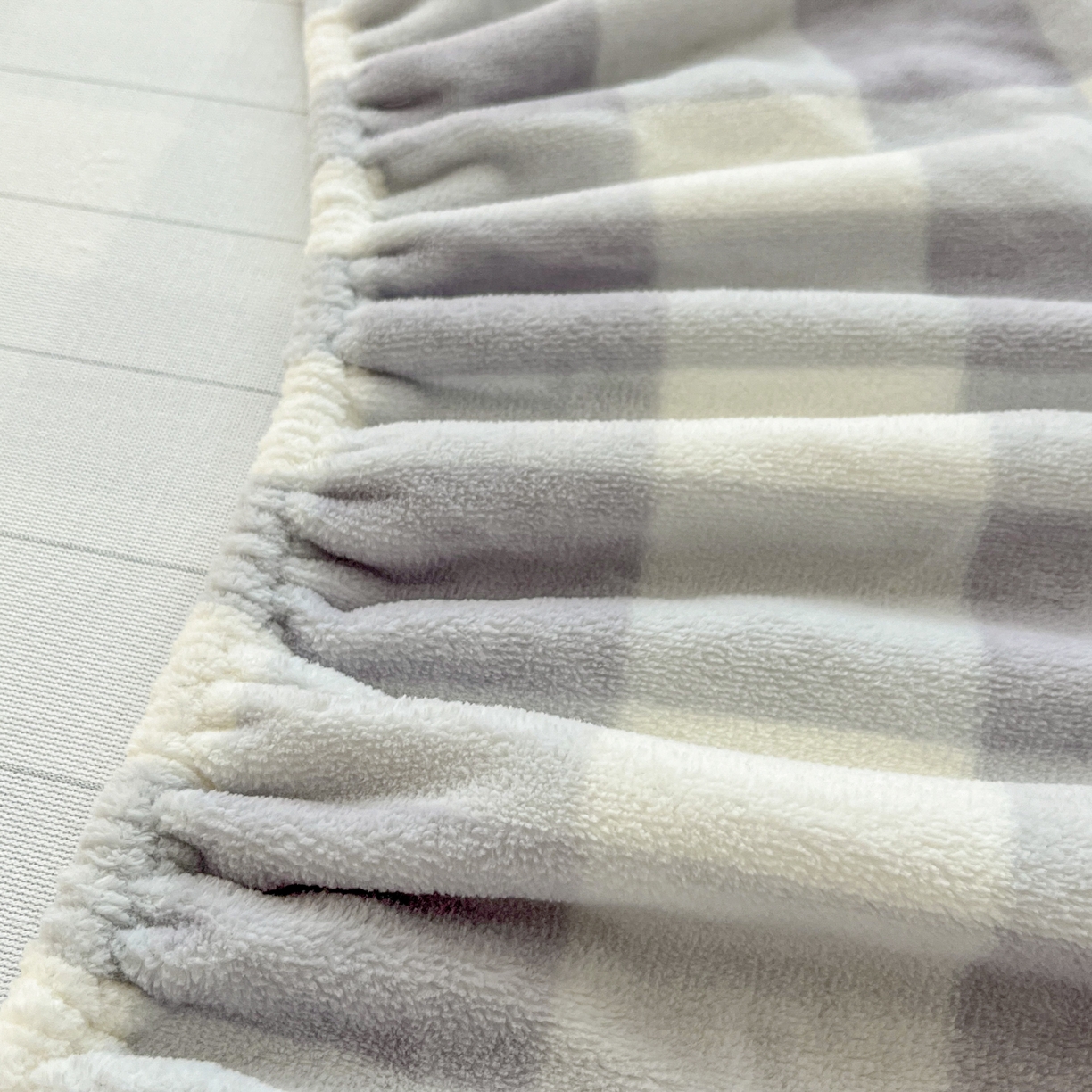 91家纺网 家纺一手货源 找家纺 乐美家纺 2025新款A类高克重贴布绣牛奶绒床笠三件套 早安小狮子