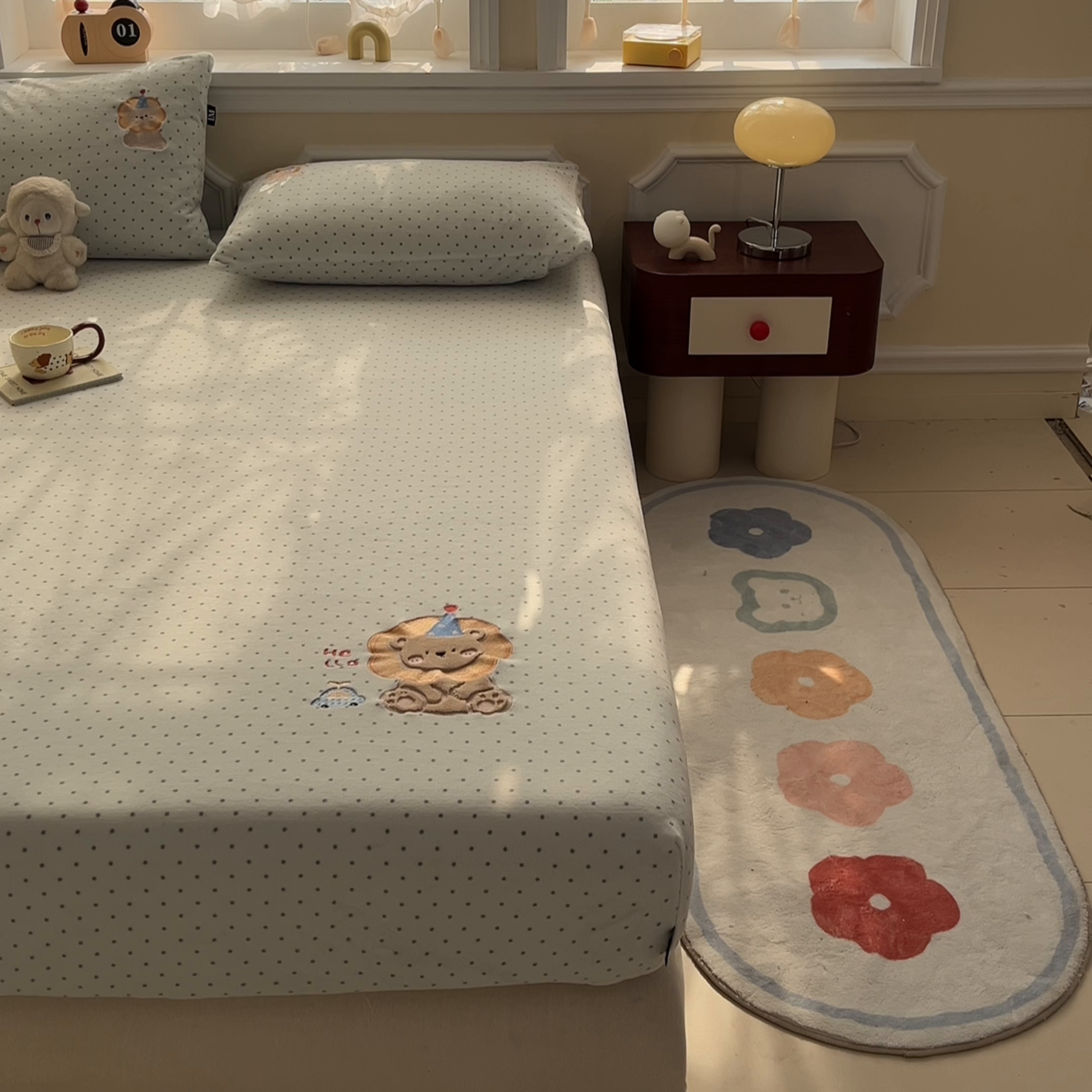 91家纺网 家纺一手货源 找家纺 乐美家纺 2025新款A类高克重贴布绣牛奶绒床笠三件套 可爱狮