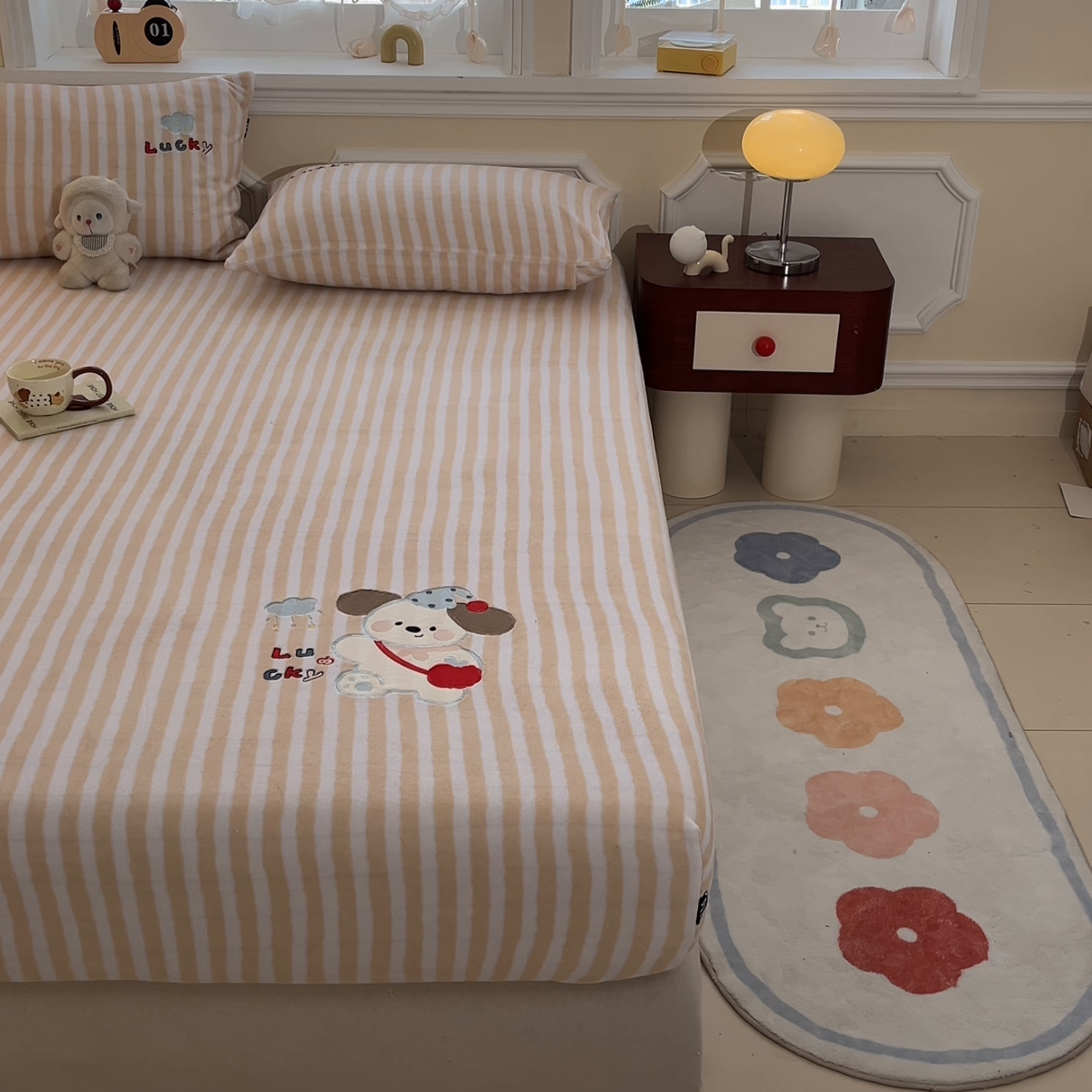 91家纺网 家纺一手货源 找家纺 乐美家纺 2025新款A类高克重贴布绣牛奶绒床笠三件套 快乐小狗