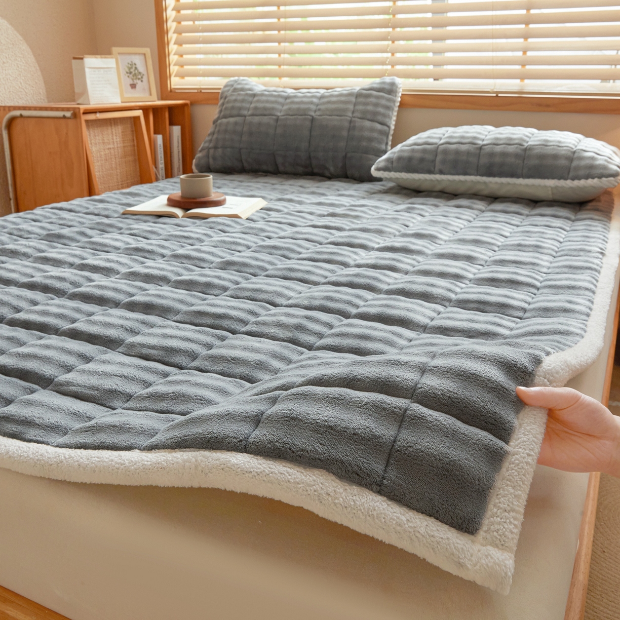 91家纺网 家纺一手货源 找家纺 （总）鑫顺欣 2025新款泡泡牛奶绒床垫床褥