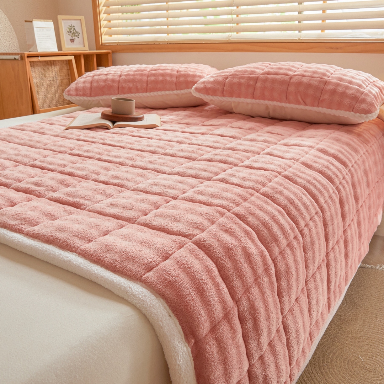 91家纺网 家纺一手货源 找家纺 鑫顺欣 2025新款泡泡牛奶绒床垫床褥 玫瑰粉