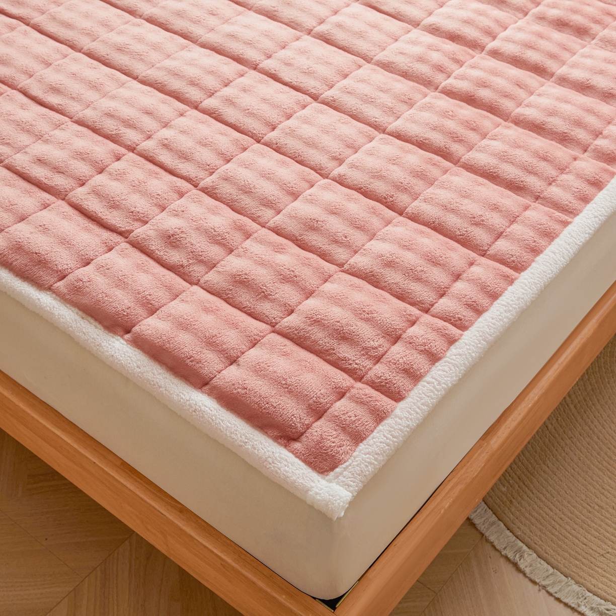 91家纺网 家纺一手货源 找家纺 鑫顺欣 2025新款泡泡牛奶绒床垫床褥 玫瑰粉