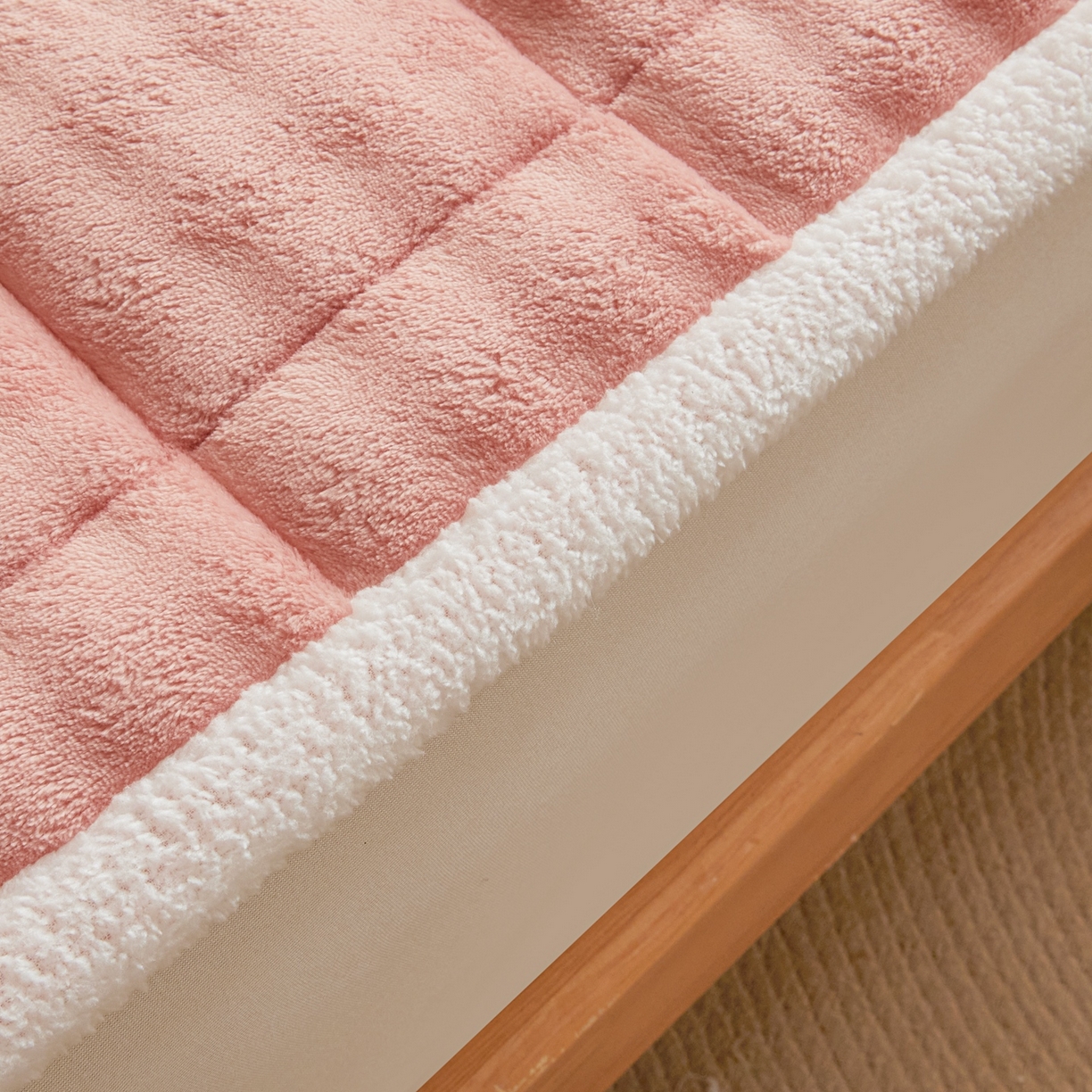 91家纺网 家纺一手货源 找家纺 鑫顺欣 2025新款泡泡牛奶绒床垫床褥 玫瑰粉