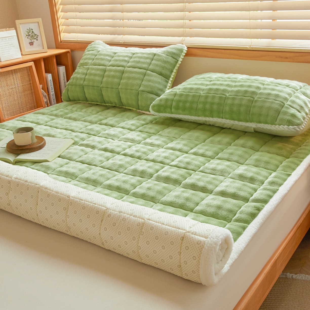 91家纺网 家纺一手货源 找家纺 鑫顺欣 2025新款泡泡牛奶绒床垫床褥 抹茶绿