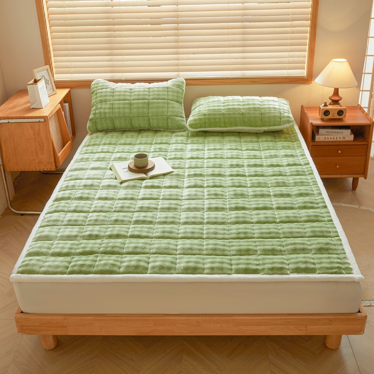 91家纺网 家纺一手货源 找家纺 鑫顺欣 2025新款泡泡牛奶绒床垫床褥 抹茶绿