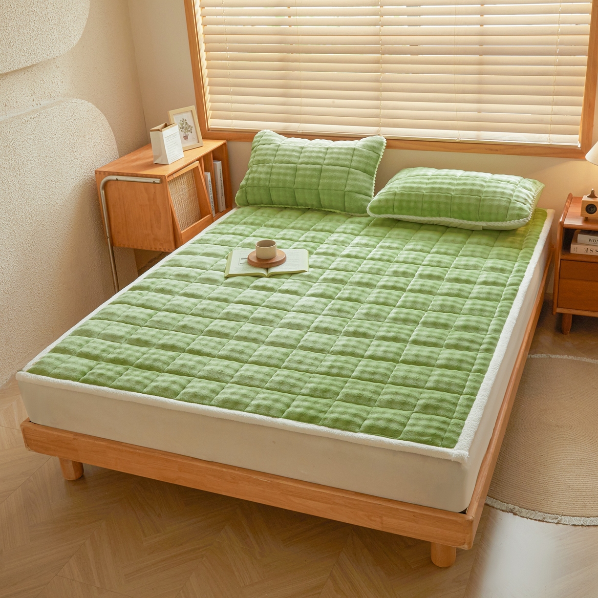 91家纺网 家纺一手货源 找家纺 鑫顺欣 2025新款泡泡牛奶绒床垫床褥 抹茶绿