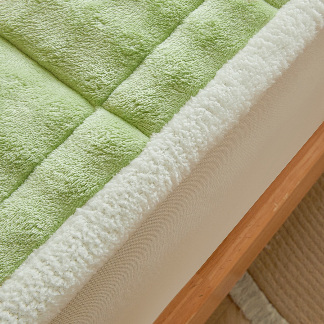 91家纺网 家纺一手货源 找家纺 鑫顺欣 2025新款泡泡牛奶绒床垫床褥 抹茶绿