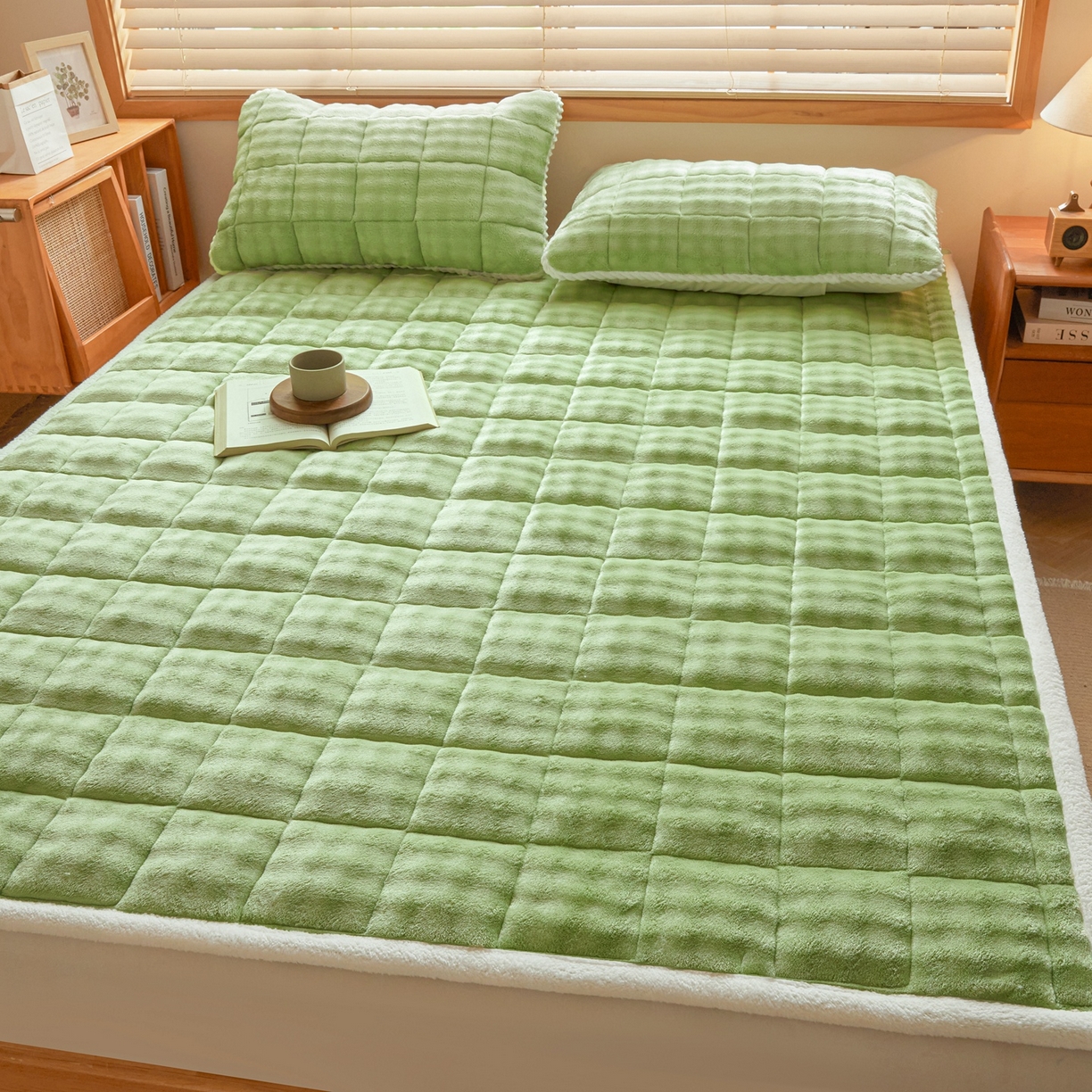 91家纺网 家纺一手货源 找家纺 鑫顺欣 2025新款泡泡牛奶绒床垫床褥 抹茶绿