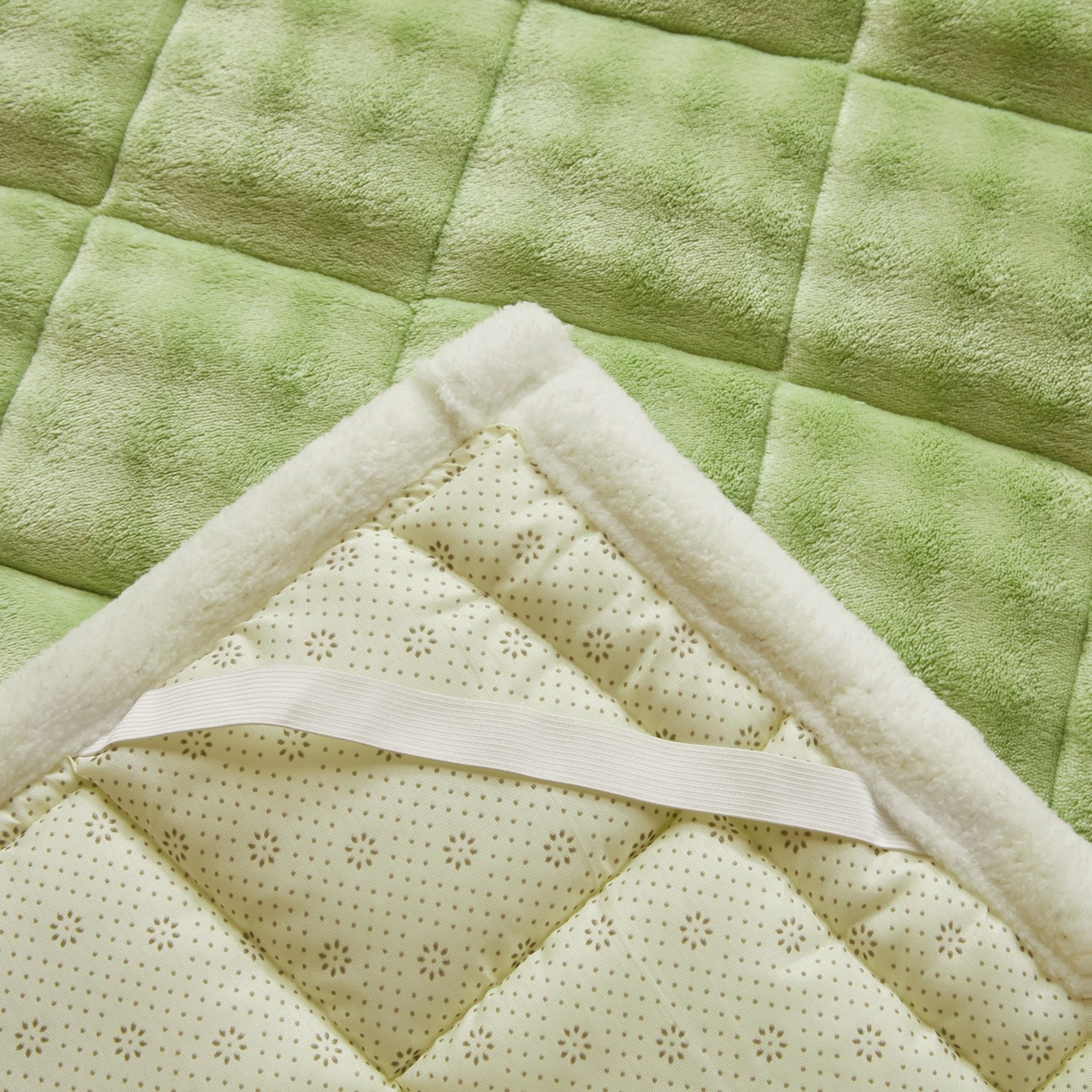 91家纺网 家纺一手货源 找家纺 鑫顺欣 2025新款泡泡牛奶绒床垫床褥 抹茶绿