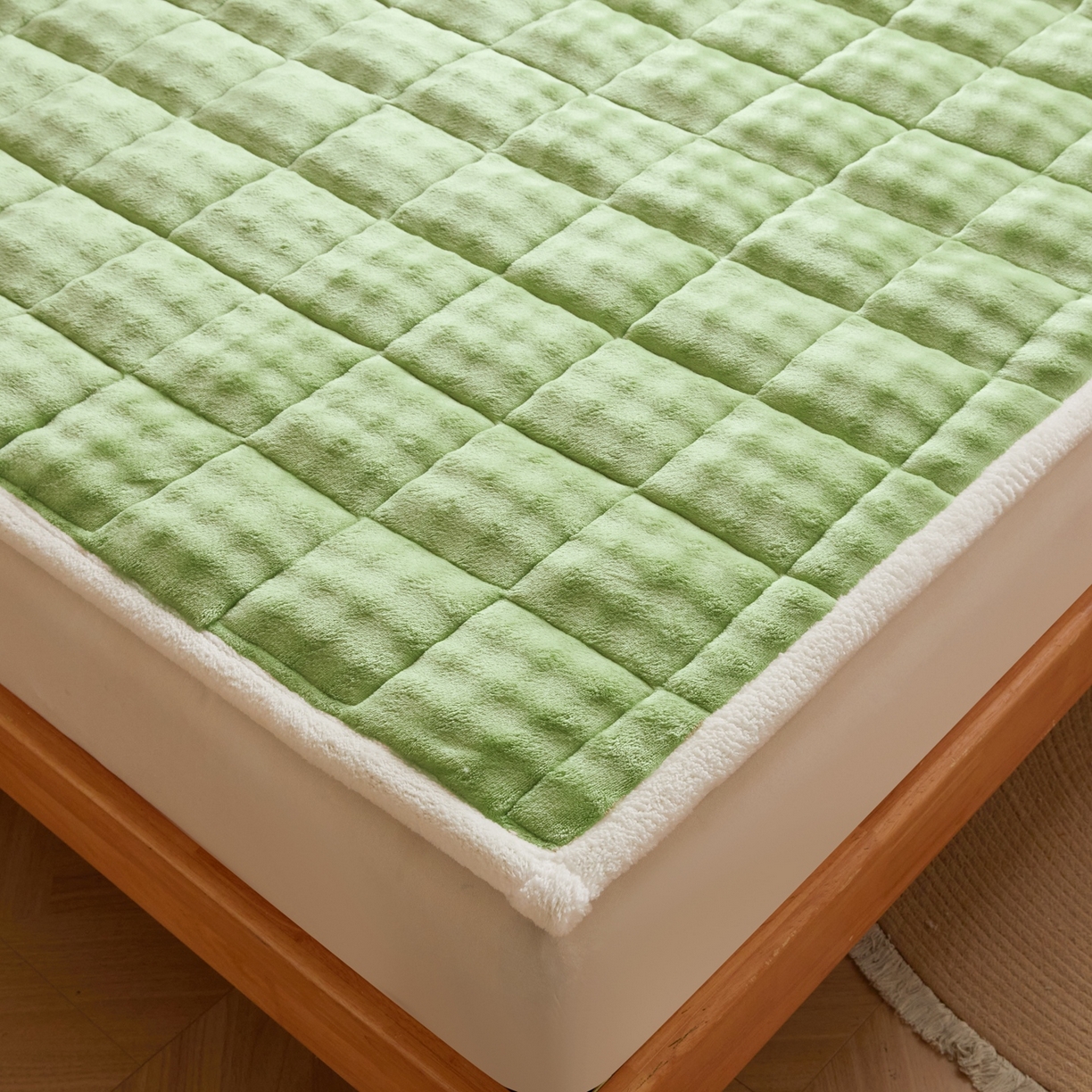 91家纺网 家纺一手货源 找家纺 鑫顺欣 2025新款泡泡牛奶绒床垫床褥 抹茶绿