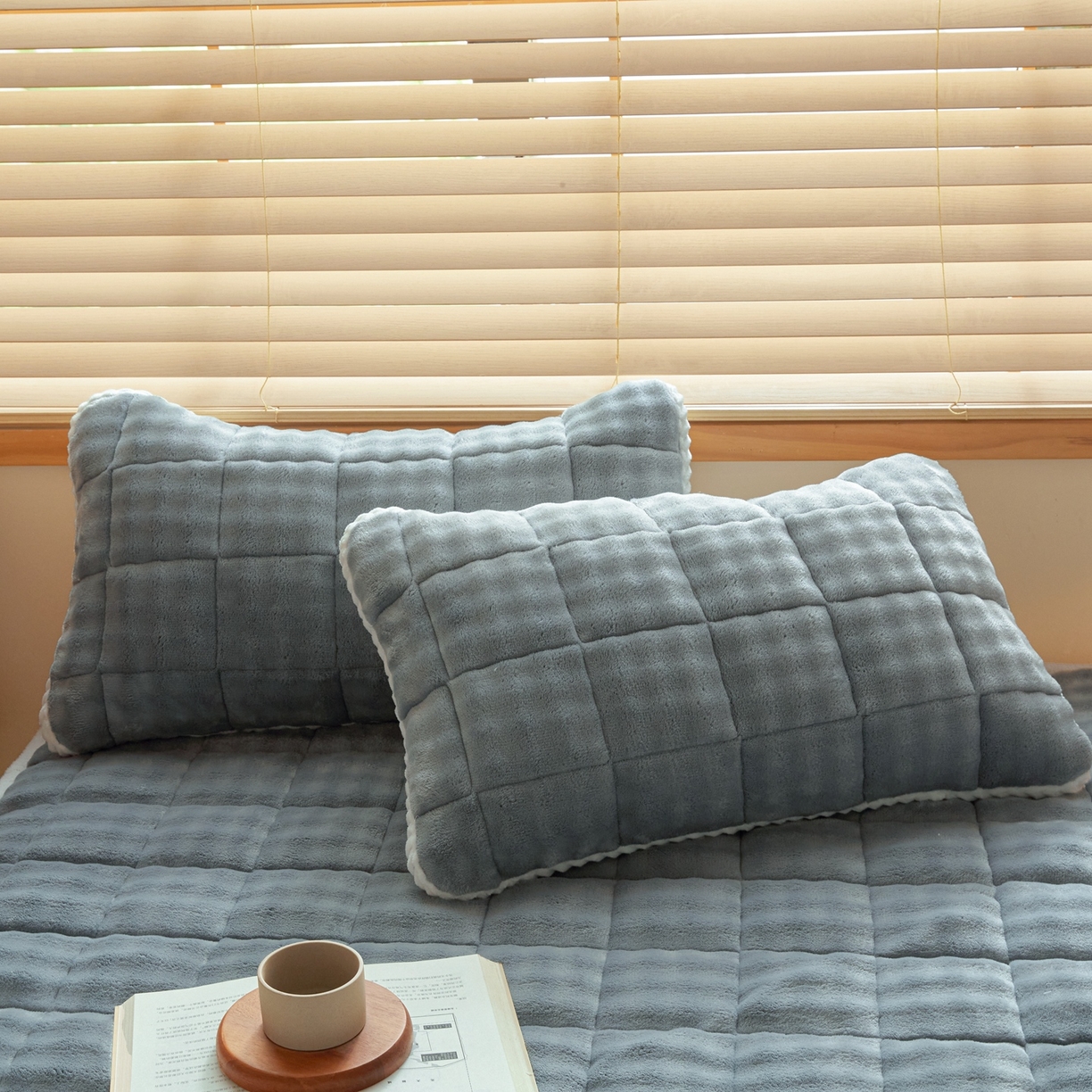 91家纺网 家纺一手货源 找家纺 鑫顺欣 2025新款泡泡牛奶绒床垫床褥 星空灰