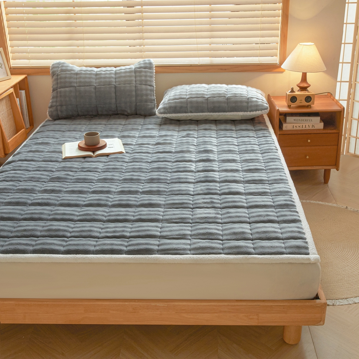 91家纺网 家纺一手货源 找家纺 鑫顺欣 2025新款泡泡牛奶绒床垫床褥 星空灰