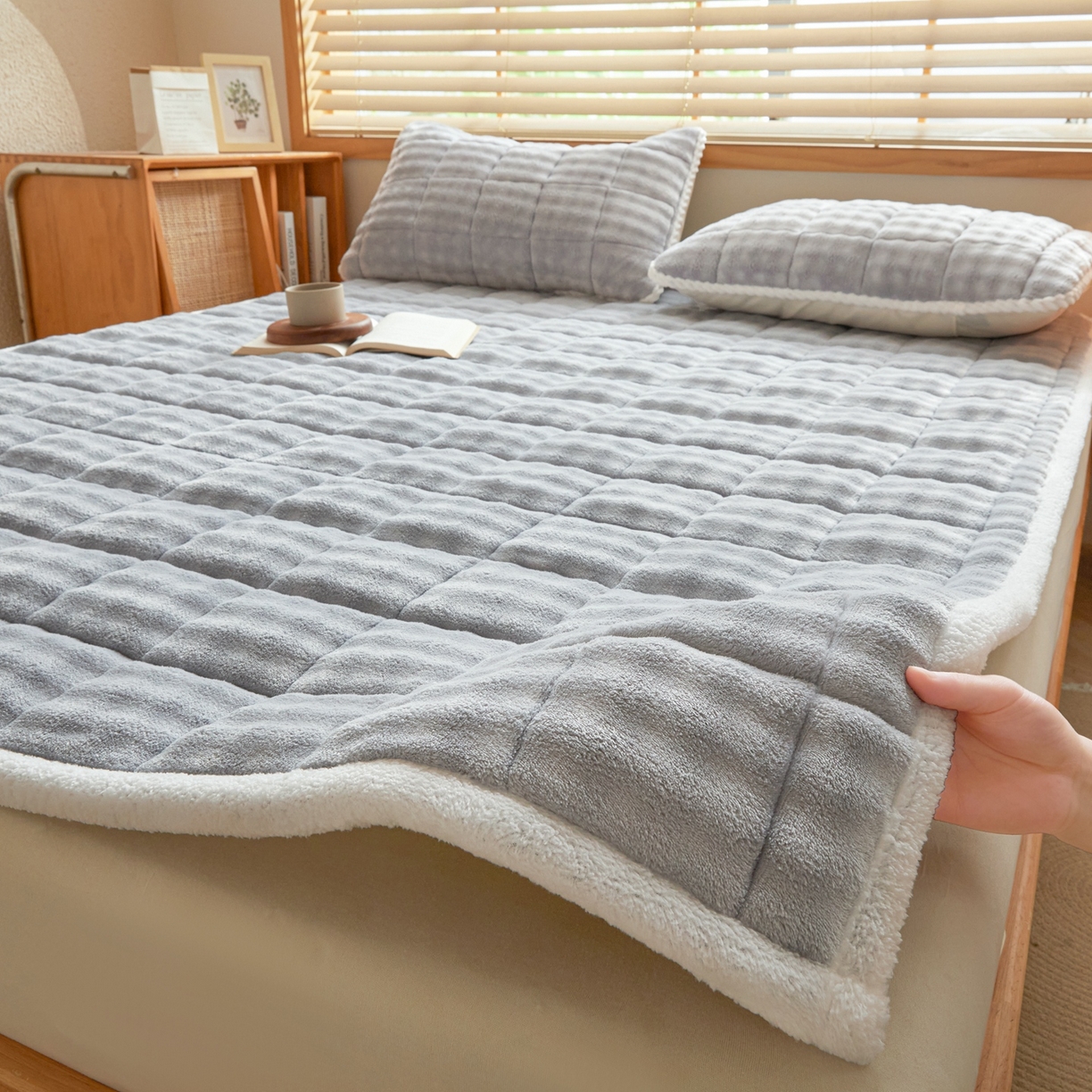 鑫顺欣 2025新款泡泡牛奶绒床垫床褥 浅蓝色
