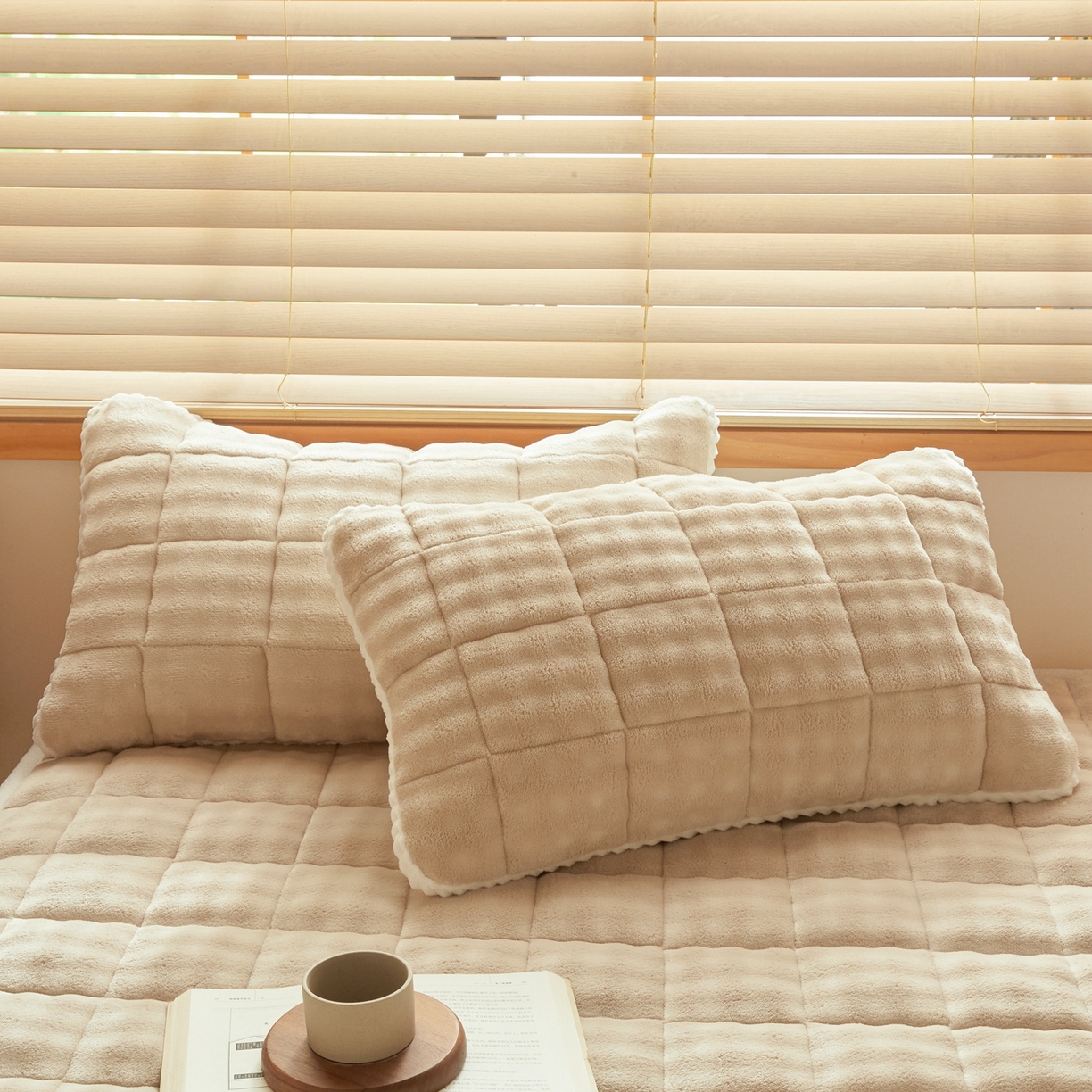 91家纺网 家纺一手货源 找家纺 鑫顺欣 2025新款泡泡牛奶绒床垫床褥 奶卡色