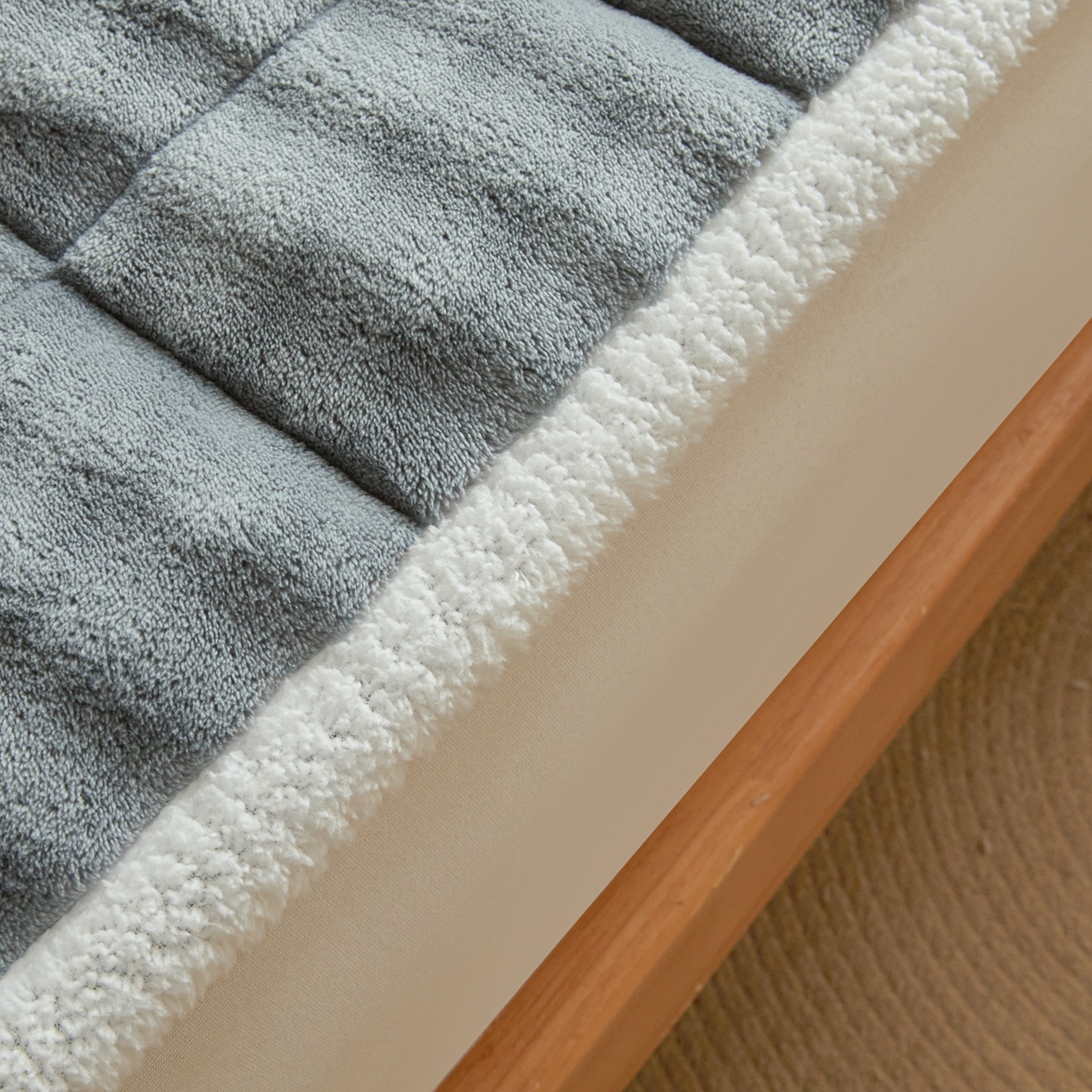 91家纺网 家纺一手货源 找家纺 鑫顺欣 2025新款泡泡牛奶绒床垫床褥 星空灰