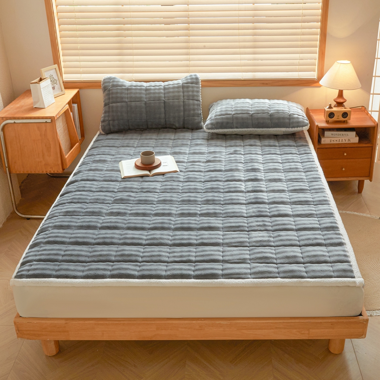 91家纺网 家纺一手货源 找家纺 鑫顺欣 2025新款泡泡牛奶绒床垫床褥 星空灰