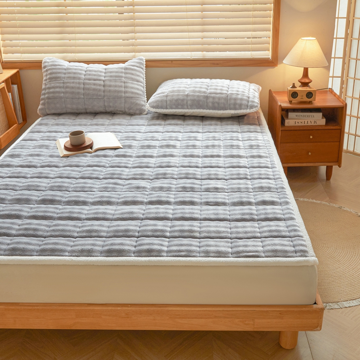 91家纺网 家纺一手货源 找家纺 鑫顺欣 2025新款泡泡牛奶绒床垫床褥 浅蓝色