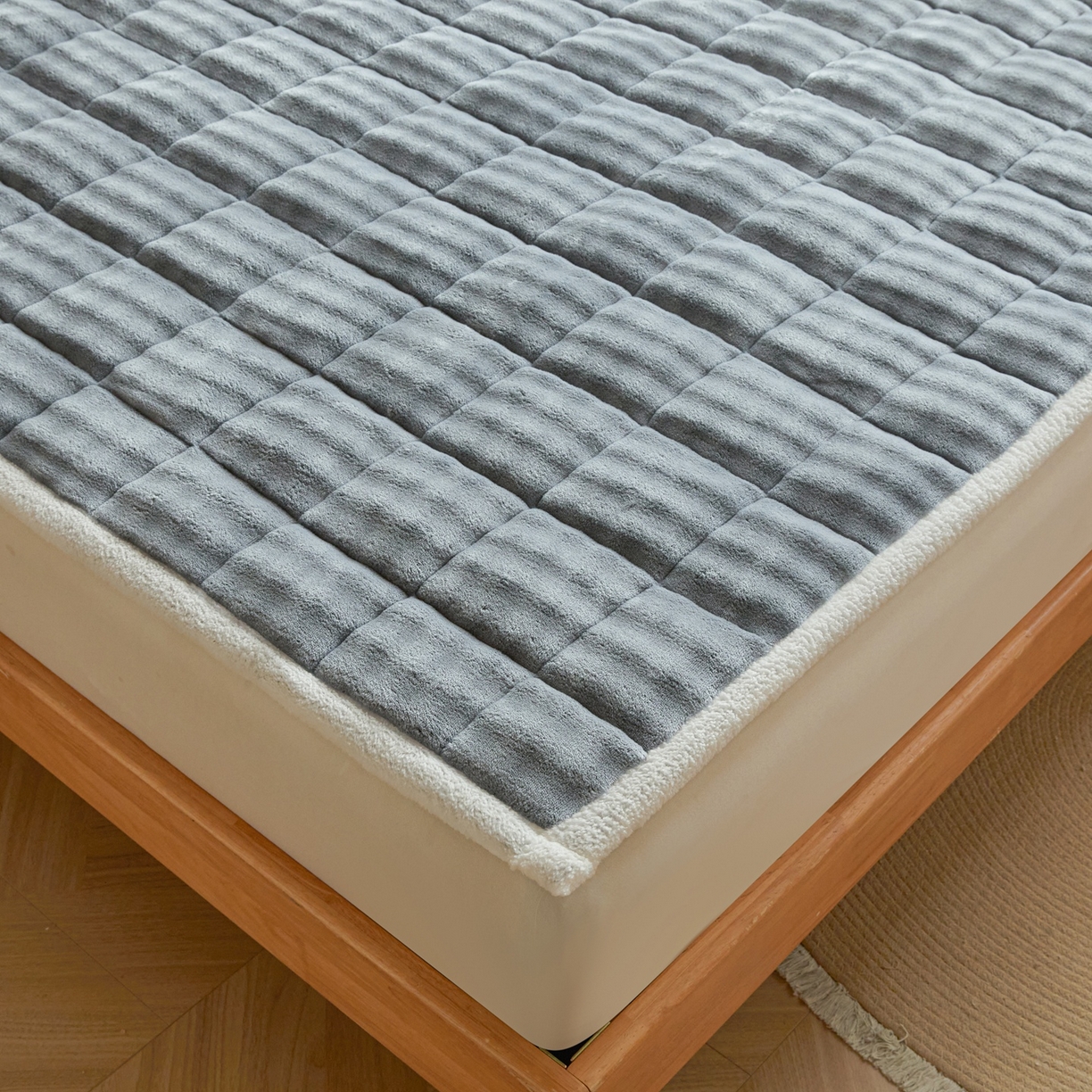 91家纺网 家纺一手货源 找家纺 鑫顺欣 2025新款泡泡牛奶绒床垫床褥 星空灰