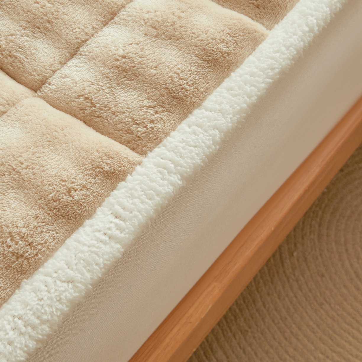 91家纺网 家纺一手货源 找家纺 鑫顺欣 2025新款泡泡牛奶绒床垫床褥 奶卡色