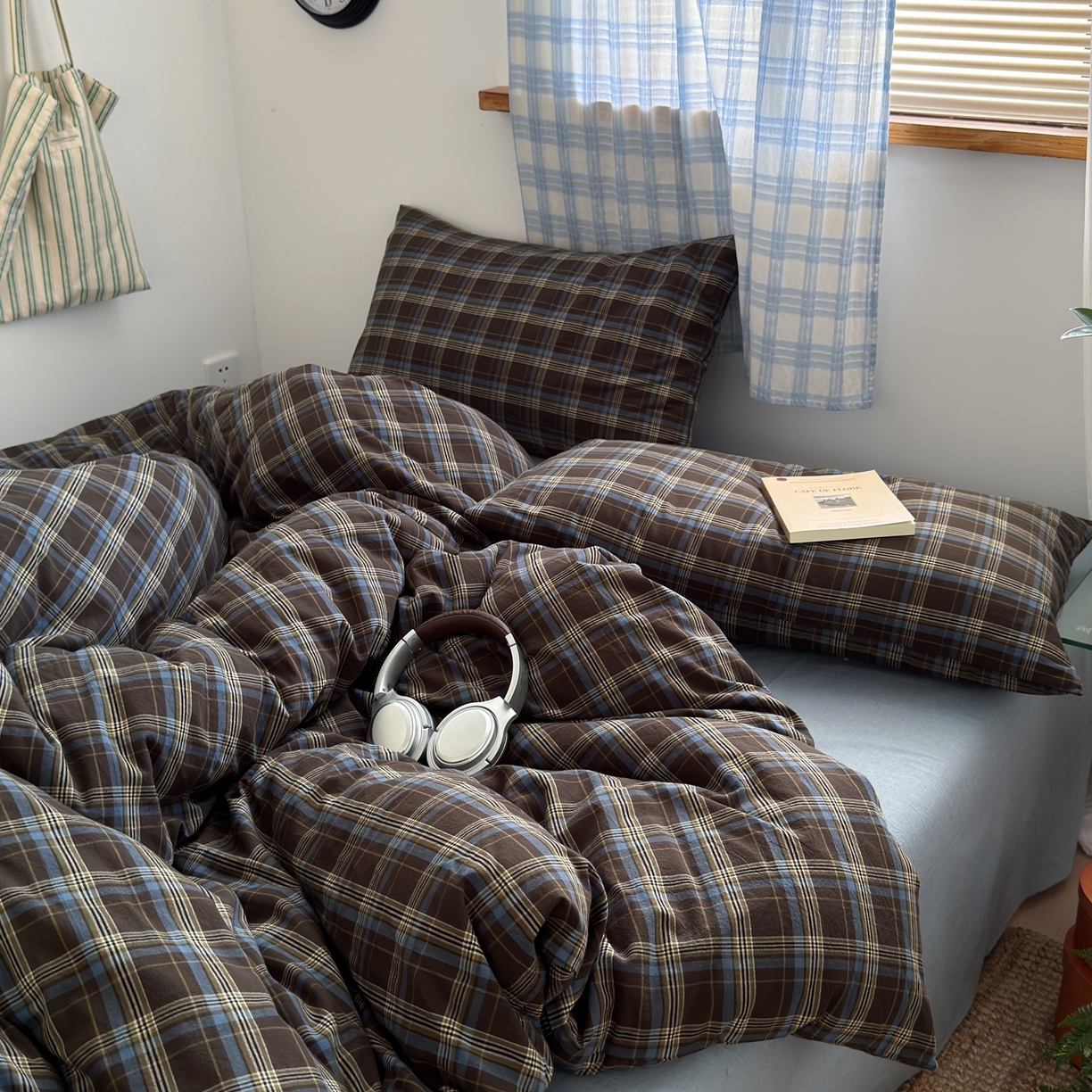 91家纺网 家纺一手货源 找家纺 玖弘家居 2025新款纯色被套格子单混搭四件套 海岸蓝格格子（格子枕套）