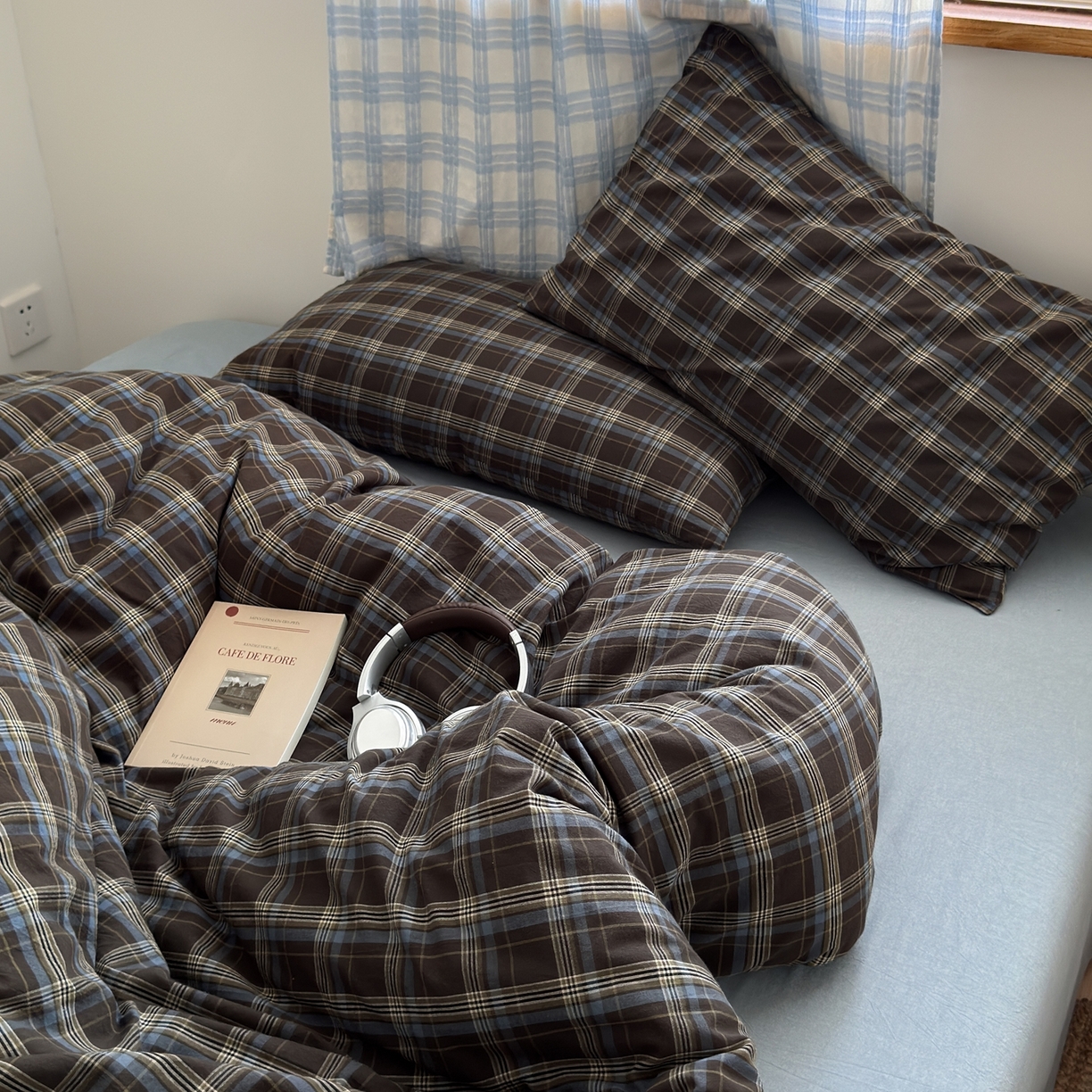 91家纺网 家纺一手货源 找家纺 玖弘家居 2025新款纯色被套格子单混搭四件套 海岸蓝格格子（格子枕套）