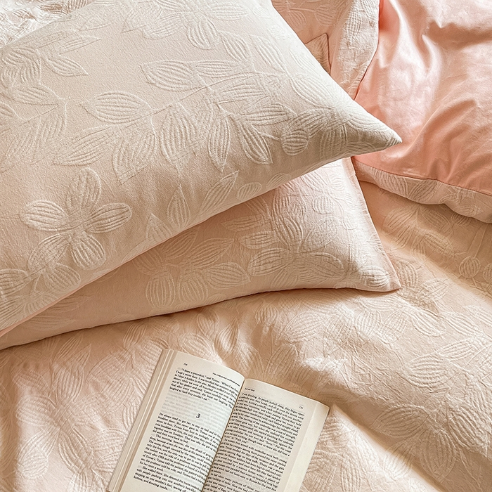 91家纺网 家纺一手货源 找家纺 （总）琪格格纺织 2025新款全棉A类色织三层纱提花四件套