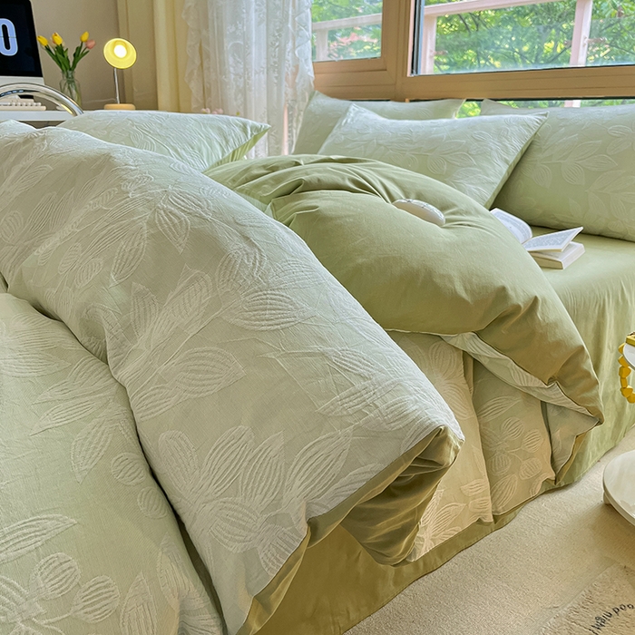 91家纺网 家纺一手货源 找家纺 琪格格纺织 2025新款全棉A类色织三层纱提花四件套 三层纱 爱在春秋-绿