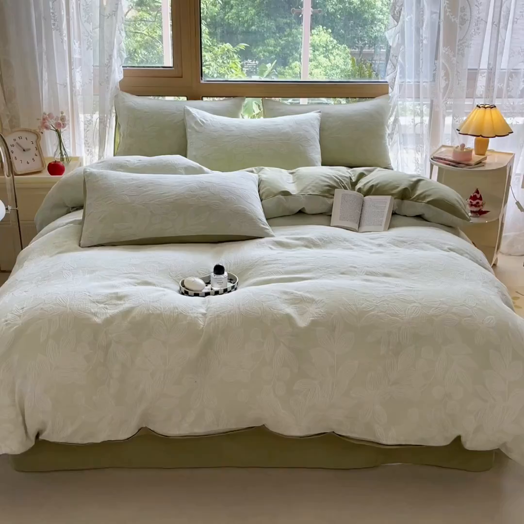 91家纺网 家纺一手货源 找家纺 琪格格纺织 2025新款全棉A类色织三层纱提花四件套 三层纱 爱在春秋-绿