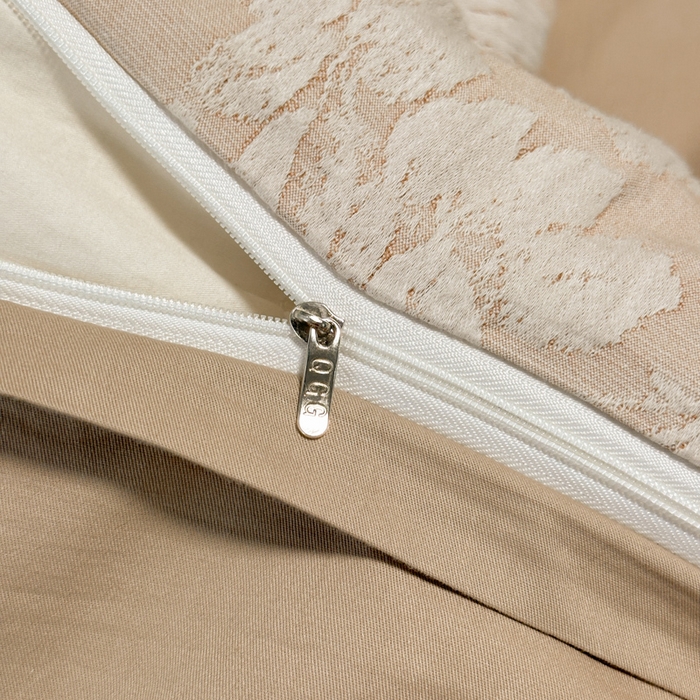 91家纺网 家纺一手货源 找家纺 琪格格纺织 2025新款全棉A类色织三层纱提花四件套 三层纱 草木春秋-咖