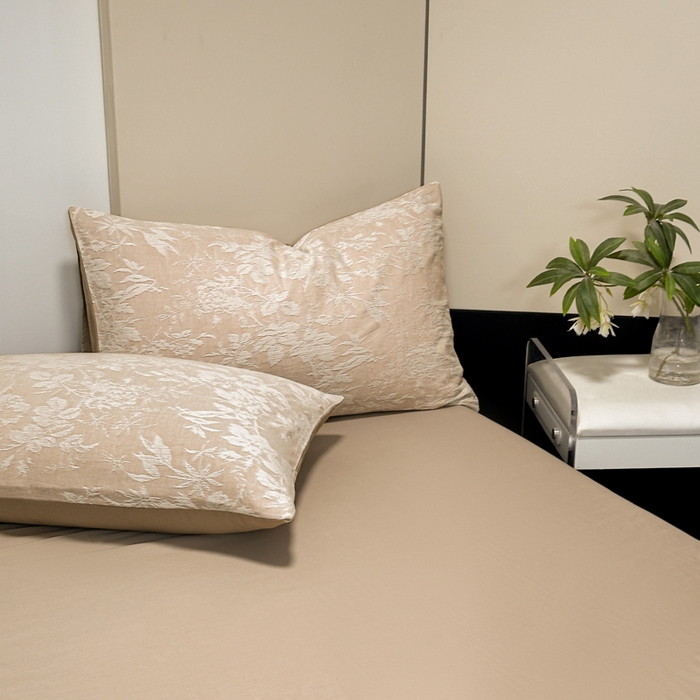 91家纺网 家纺一手货源 找家纺 琪格格纺织 2025新款全棉A类色织三层纱提花四件套 三层纱 草木春秋-咖