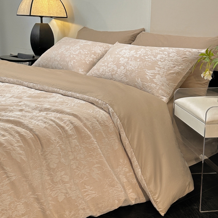 91家纺网 家纺一手货源 找家纺 琪格格纺织 2025新款全棉A类色织三层纱提花四件套 三层纱 草木春秋-咖