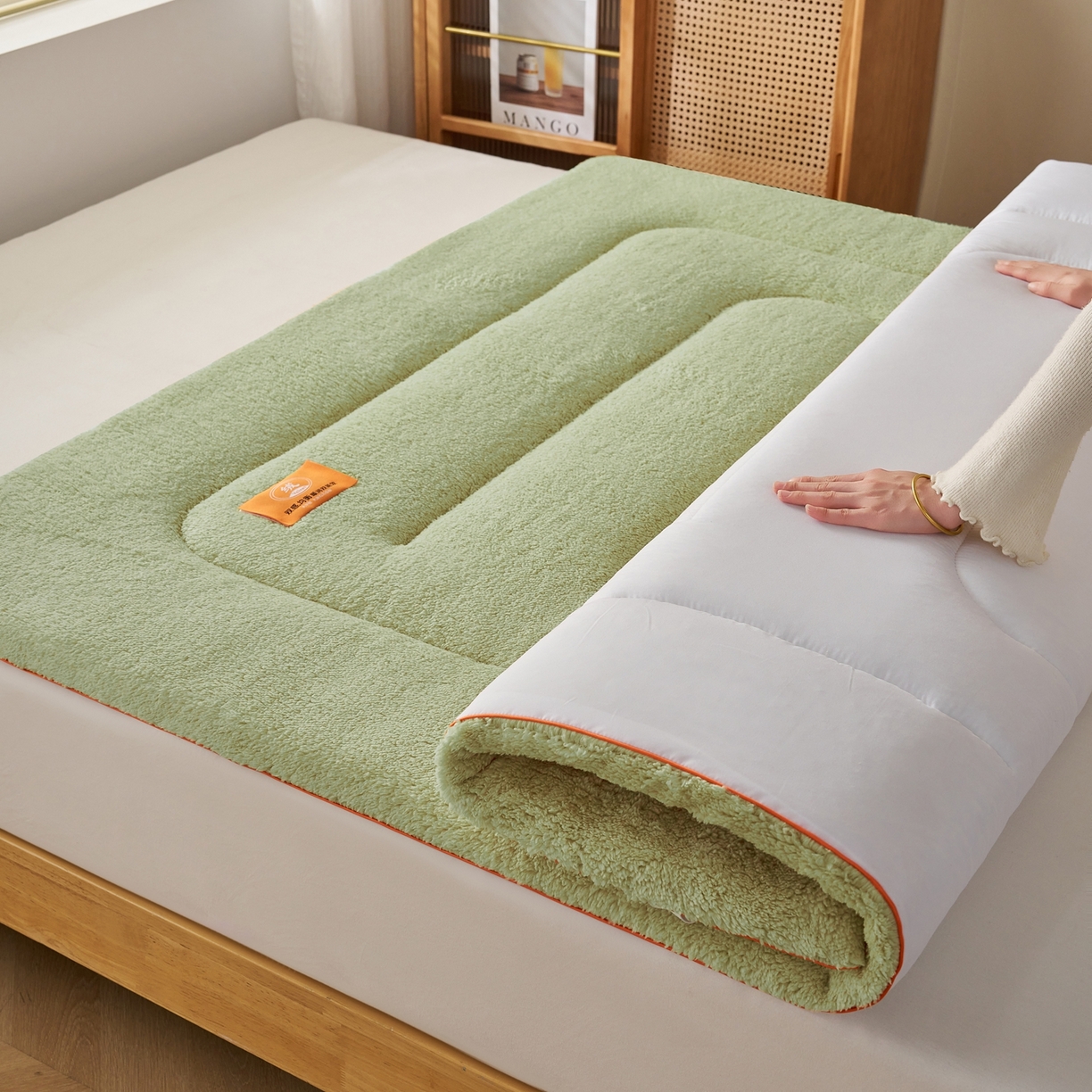 91家纺网 家纺一手货源 找家纺 2025新款加厚保暖羊羔绒加厚床褥床垫羊羔绒床垫-大床图 羊羔绒加厚床褥-抹茶绿