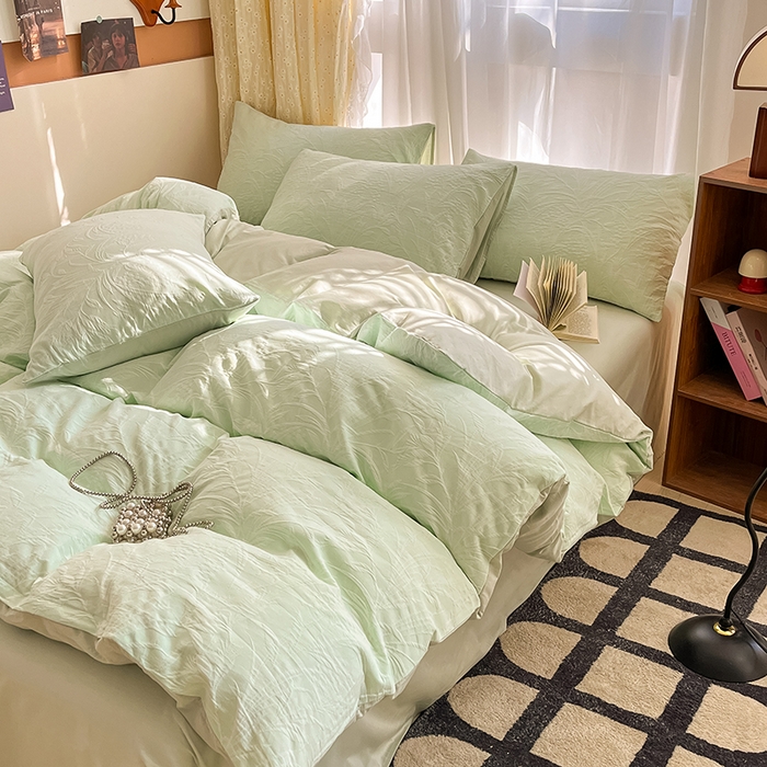 91家纺网 家纺一手货源 找家纺 琪格格纺织 2025新款全棉A类色织三层纱提花四件套 三层纱 芳草浅绿