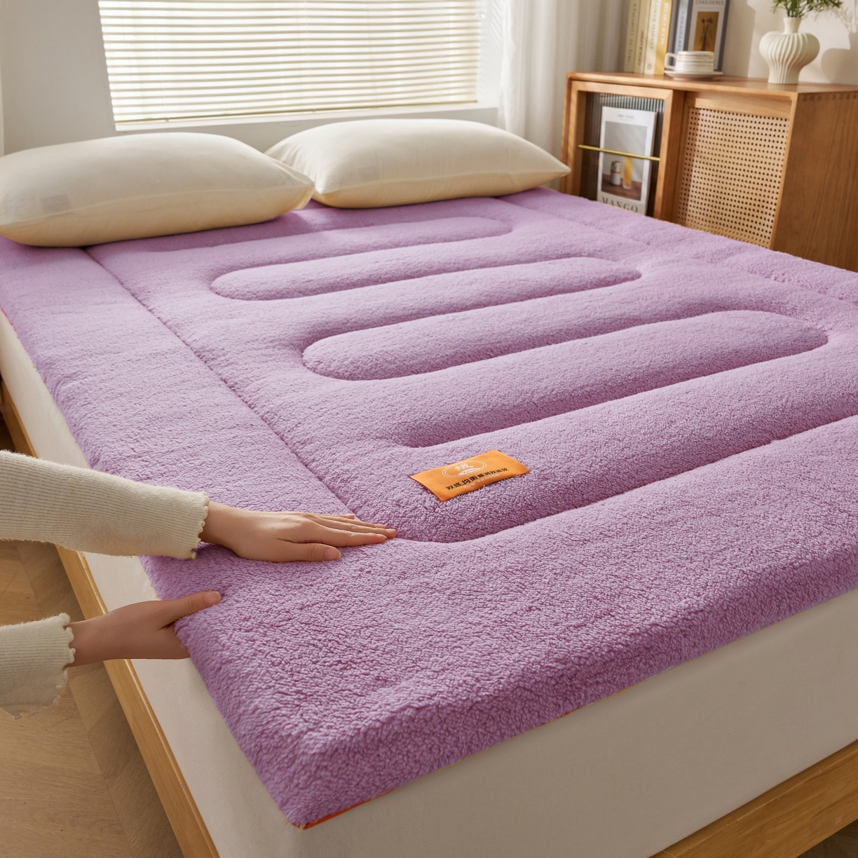 91家纺网 家纺一手货源 找家纺 2025新款加厚保暖羊羔绒加厚床褥床垫羊羔绒床垫-大床图 羊羔绒加厚床褥-淡雅紫