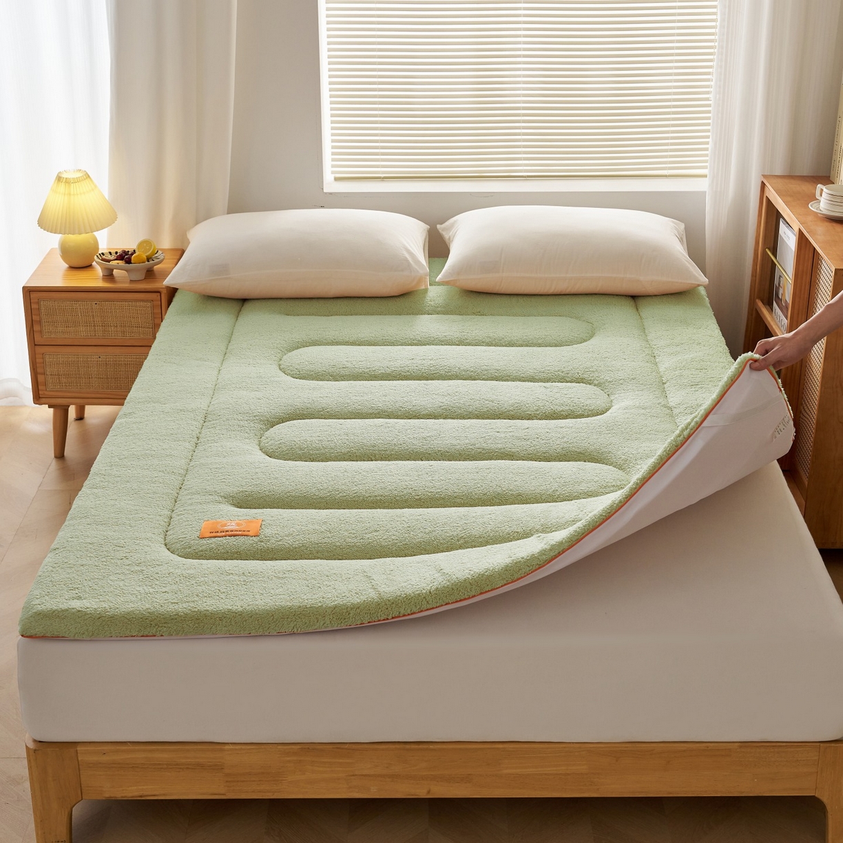 91家纺网 家纺一手货源 找家纺 2025新款加厚保暖羊羔绒加厚床褥床垫羊羔绒床垫-大床图 羊羔绒加厚床褥-抹茶绿