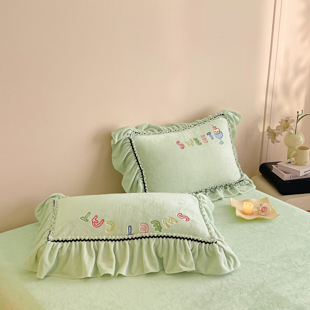 91家纺网 家纺一手货源 找家纺 民新家纺 2025新款牛奶绒毛巾绣贴布绣花四件套 蜜语-青柠绿