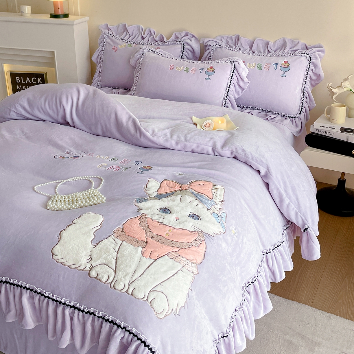 91家纺网 家纺一手货源 找家纺 民新家纺 2025新款牛奶绒毛巾绣贴布绣花四件套 蜜语-浅紫