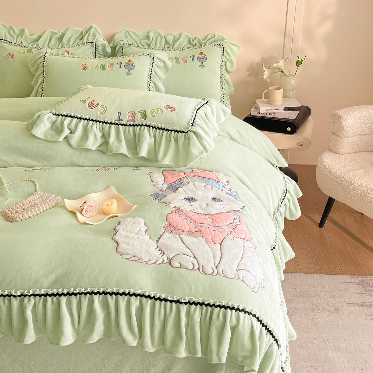 91家纺网 家纺一手货源 找家纺 民新家纺 2025新款牛奶绒毛巾绣贴布绣花四件套 蜜语-青柠绿