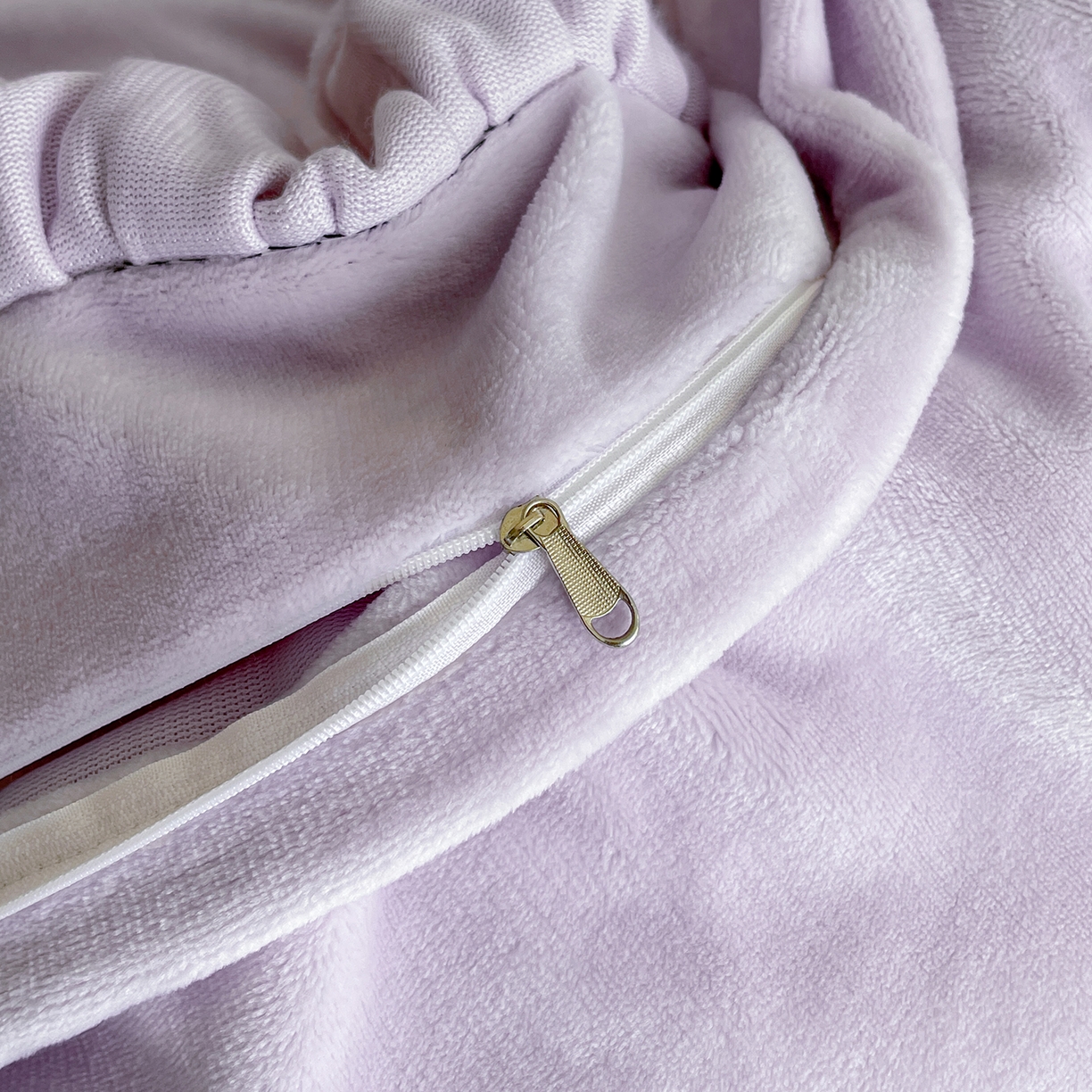 91家纺网 家纺一手货源 找家纺 民新家纺 2025新款牛奶绒毛巾绣贴布绣花四件套 梦境-浅紫