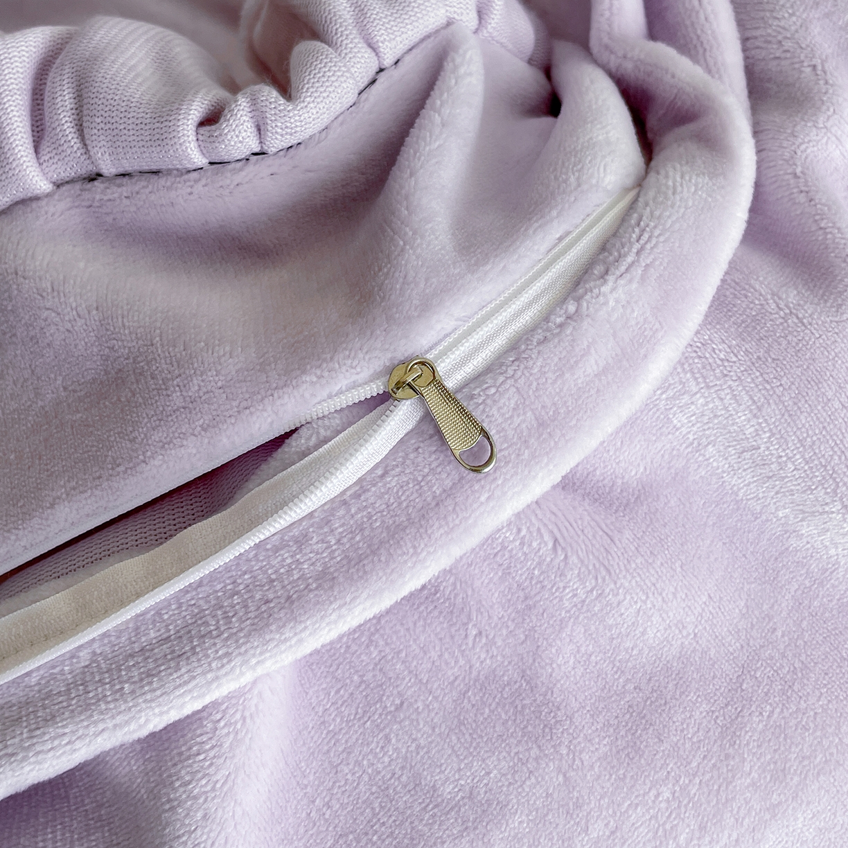 91家纺网 家纺一手货源 找家纺 民新家纺 2025新款牛奶绒毛巾绣贴布绣花四件套 花韵-浅紫