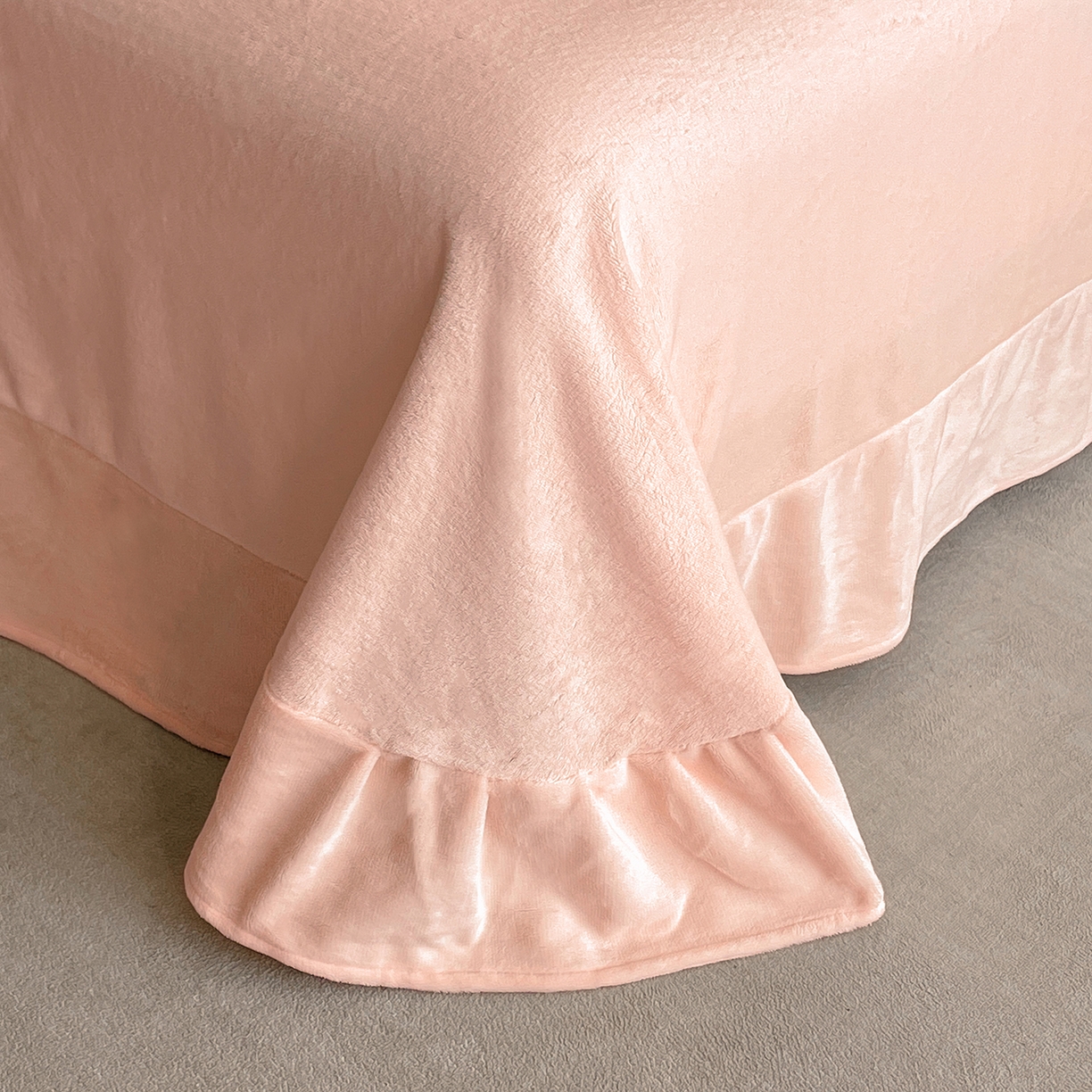 91家纺网 家纺一手货源 找家纺 民新家纺 2025新款牛奶绒毛巾绣贴布绣花四件套 蜜语-樱花粉