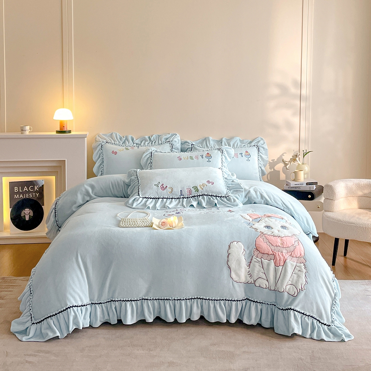 民新家纺 2025新款牛奶绒毛巾绣贴布绣花四件套 蜜语-浅蓝